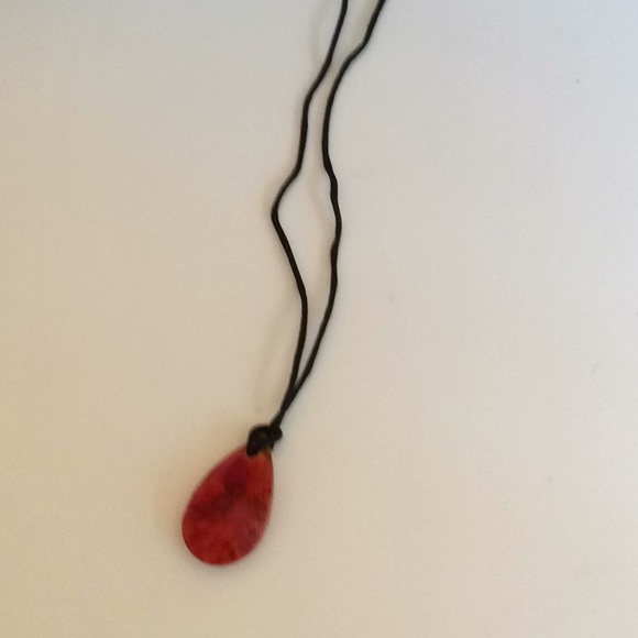 Beautiful stone necklace on string - Picture 2 of 6